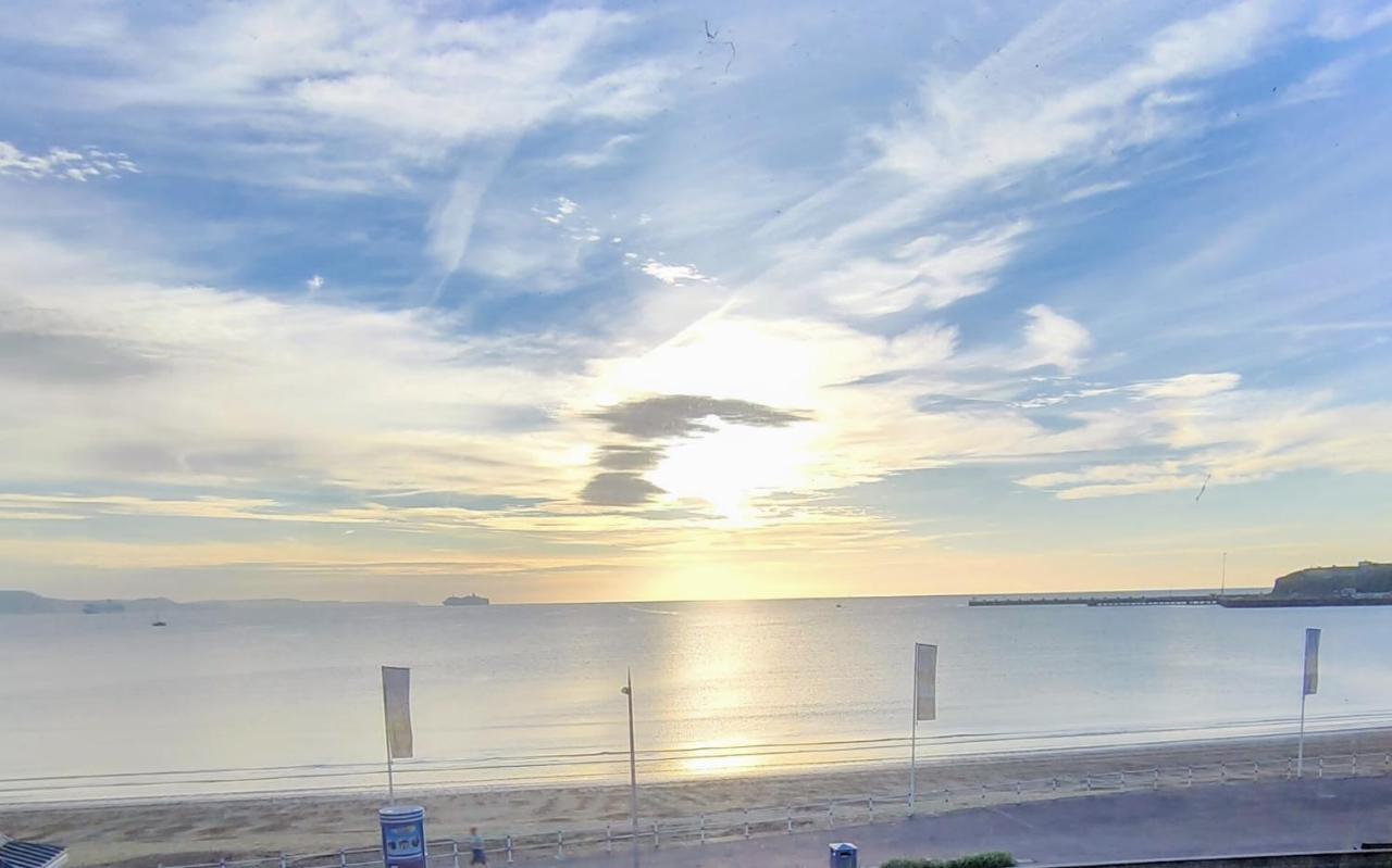 Sunrise View - Beachfront Apartment, Weymouth Eksteriør billede