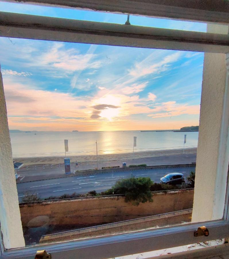 Sunrise View - Beachfront Apartment, Weymouth Eksteriør billede